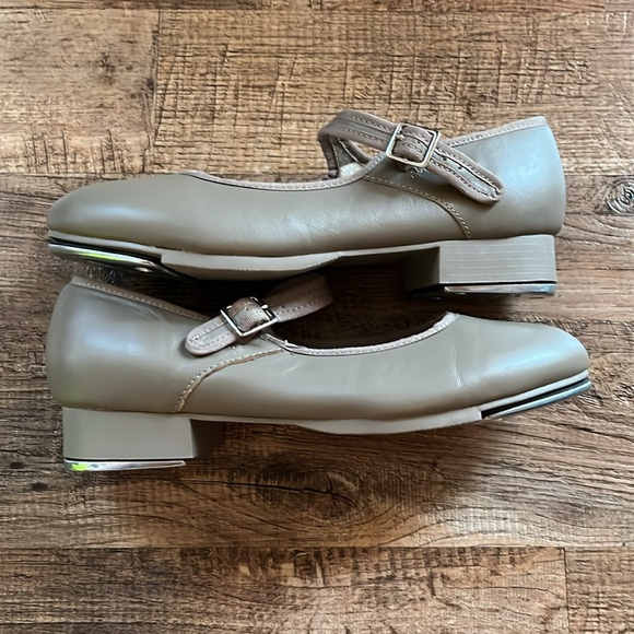 EUC Capezio Mary Jane Tap Shoe - Picture 5 of 6